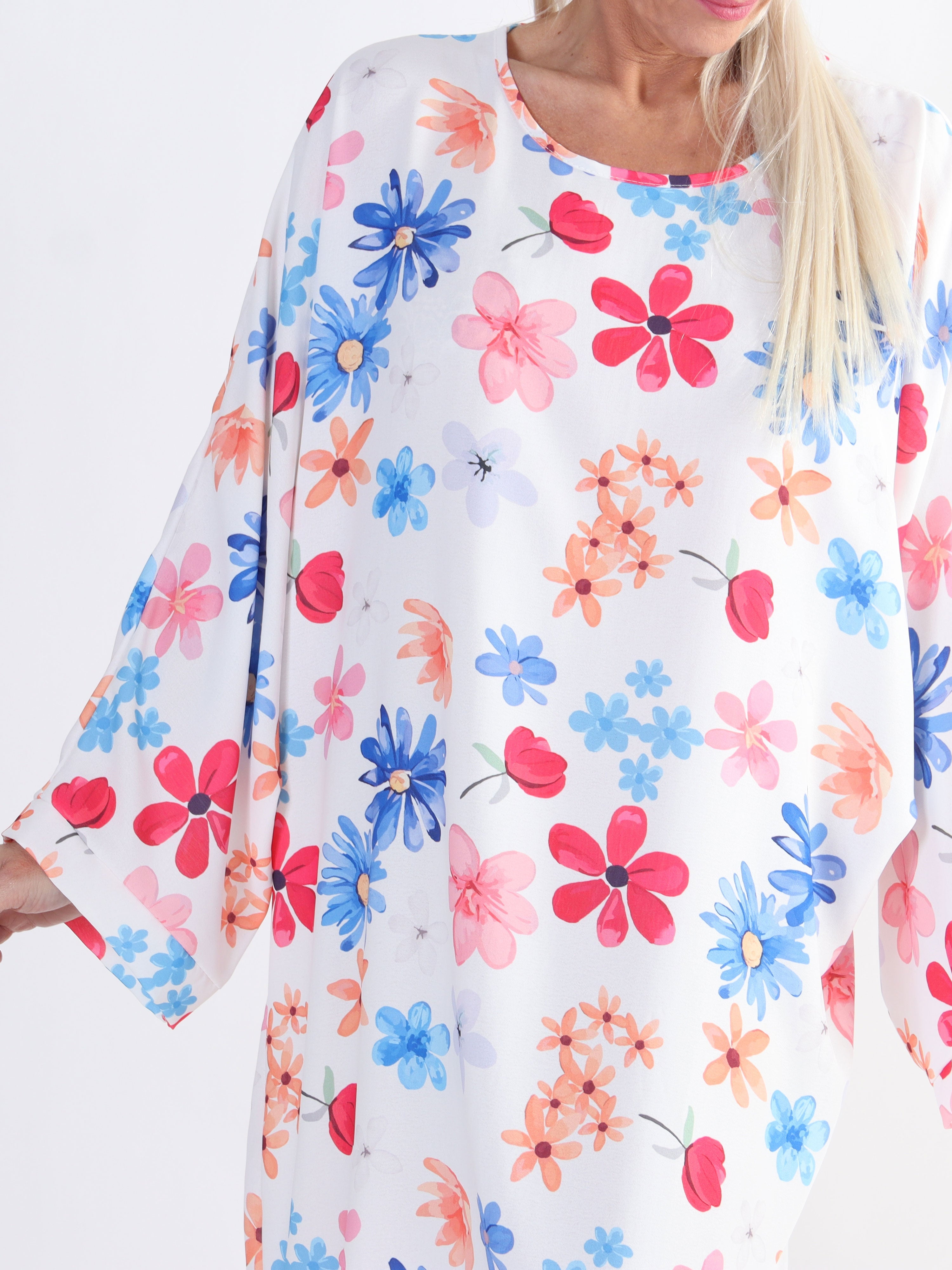 Sabina - Löst sittande klänning med blommönster i plusstorlek